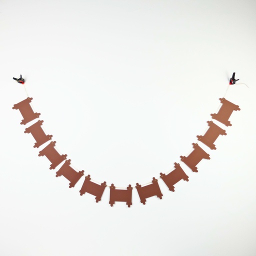 [G0191] Colored garland | Torah scrolls